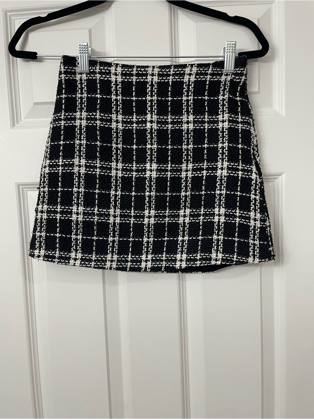 Storia Black & White Plaid Tweed Mini Skirt